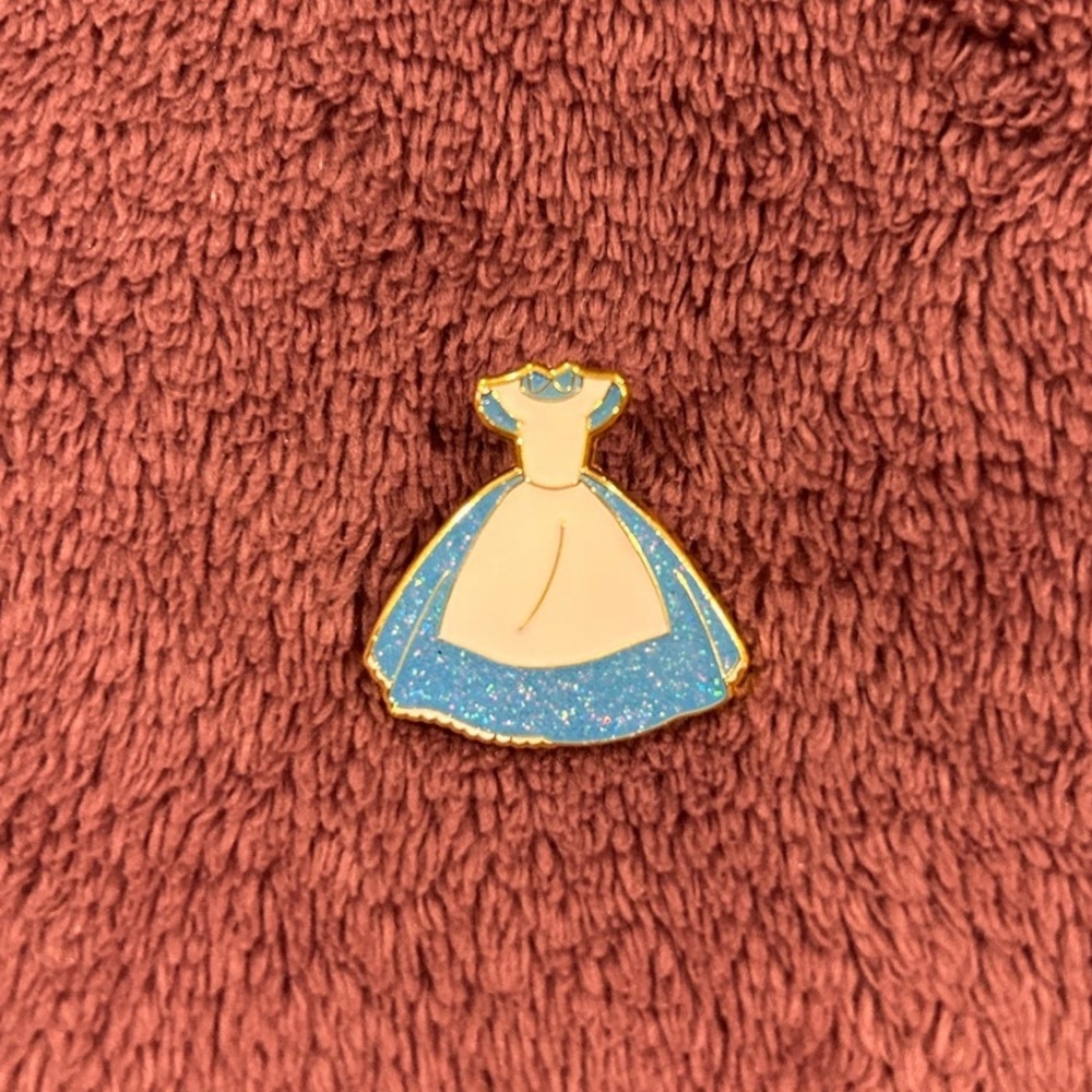 Disney Loungefly Mystery Pin Set - Princess Dresses - Alice